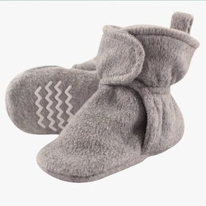 Set of 2 - Fleece Baby Booties